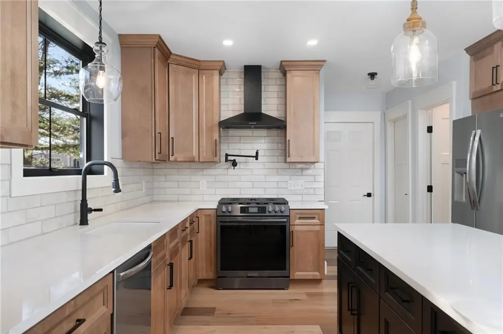 71 Johnson Avenue North Kingstown RI 02852