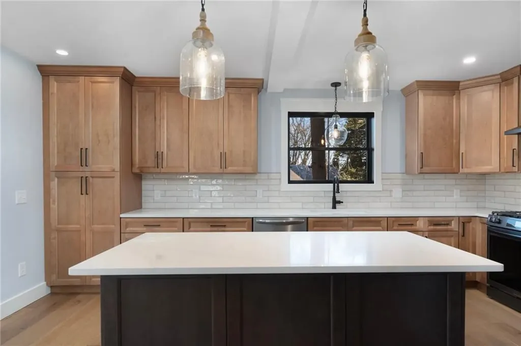 71 Johnson Avenue North Kingstown RI 02852