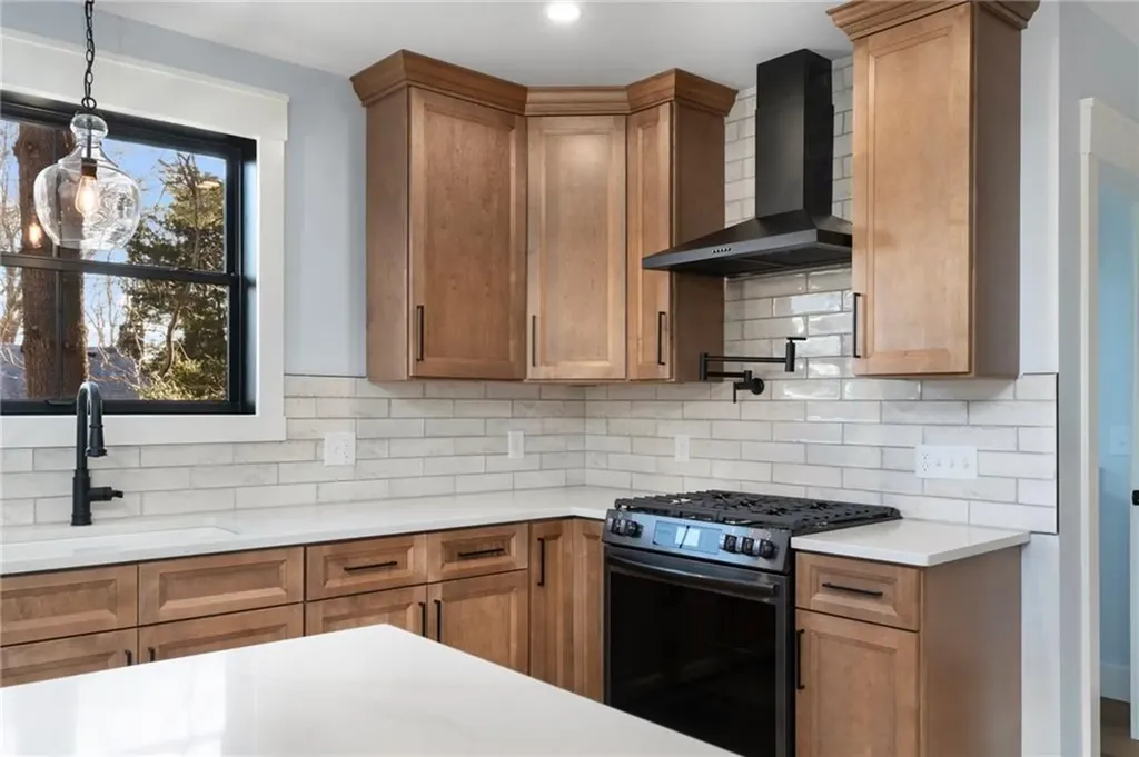71 Johnson Avenue North Kingstown RI 02852
