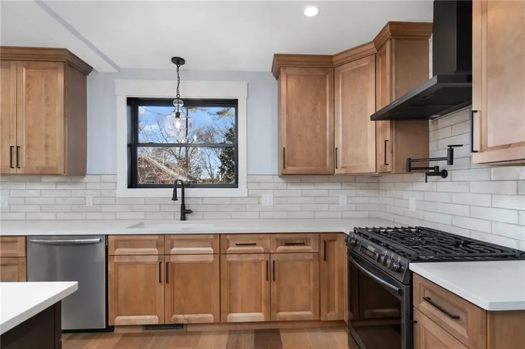 71 Johnson Avenue North Kingstown RI 02852