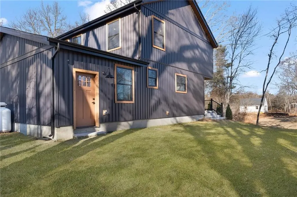 71 Johnson Avenue North Kingstown RI 02852