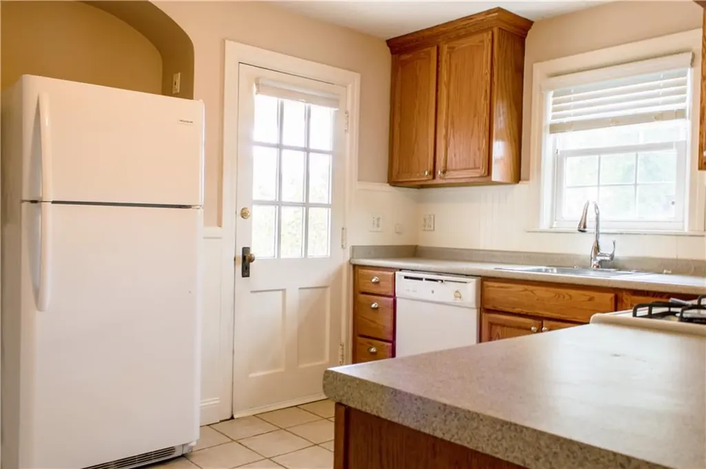 353 Sharon Street Providence RI 02908