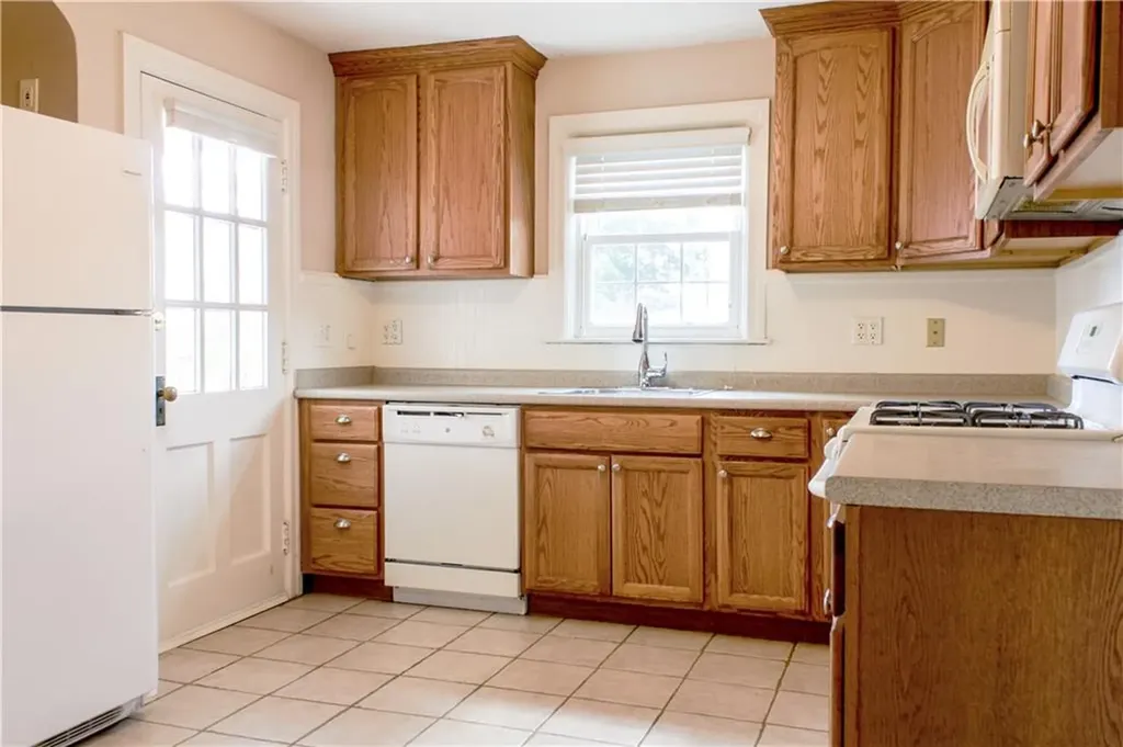 353 Sharon Street Providence RI 02908