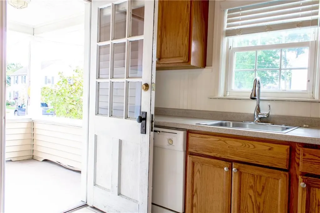 353 Sharon Street Providence RI 02908