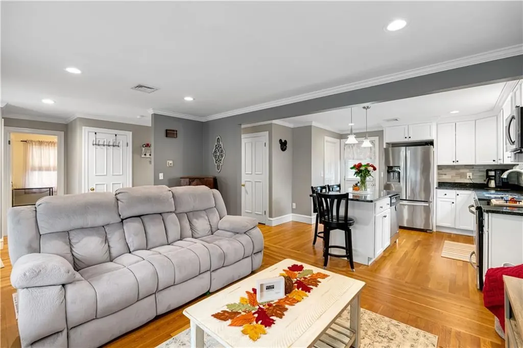 103 Jordan Avenue Cranston RI 02910