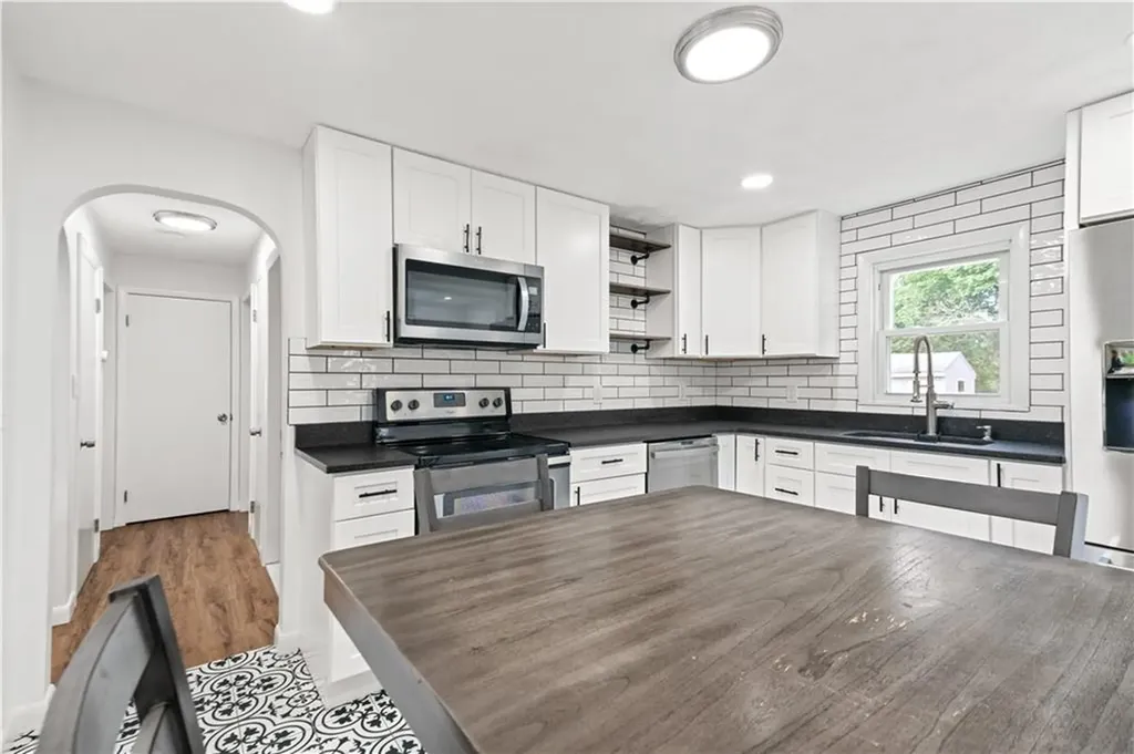 14 Adams Street Smithfield RI 02917