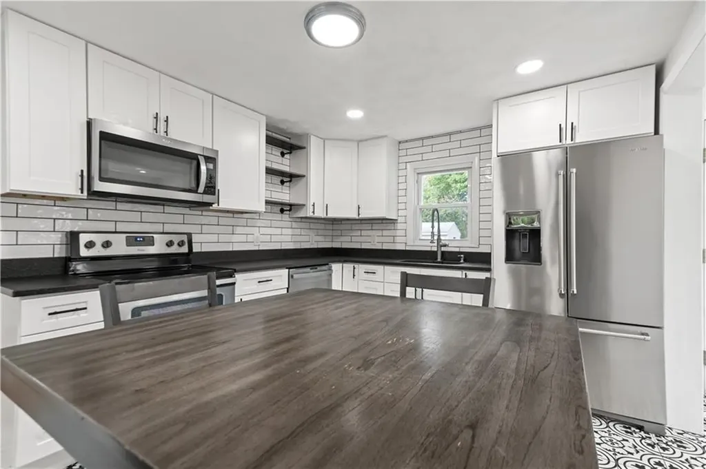 14 Adams Street Smithfield RI 02917