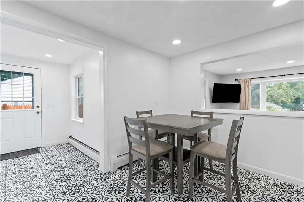 14 Adams Street Smithfield RI 02917