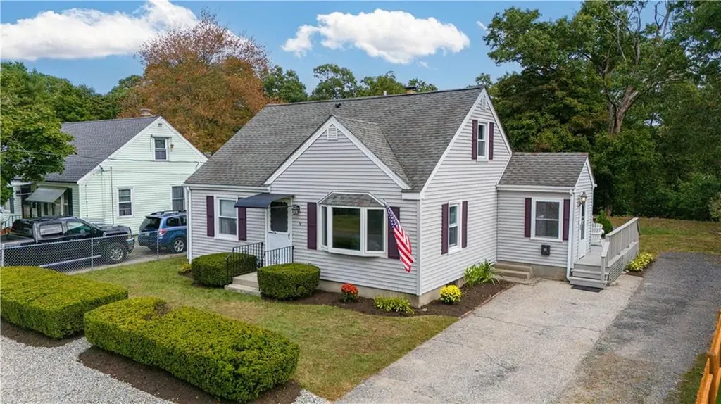 14 Adams Street Smithfield RI 02917