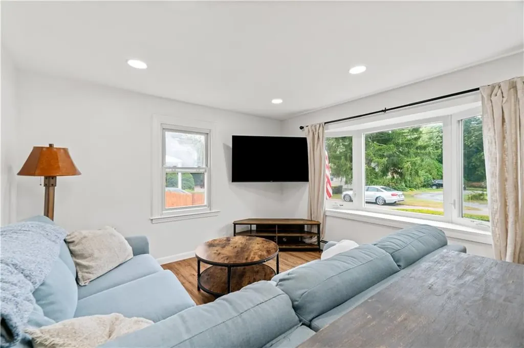 14 Adams Street Smithfield RI 02917
