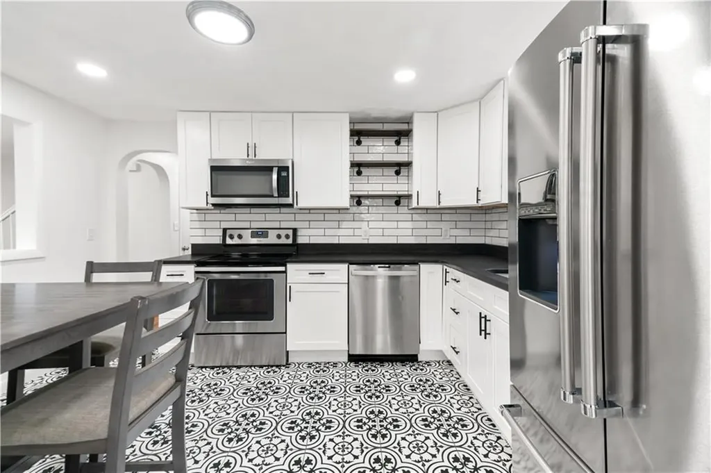 14 Adams Street Smithfield RI 02917