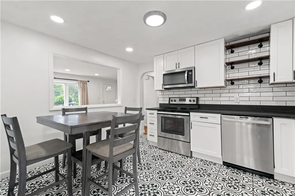 14 Adams Street Smithfield RI 02917