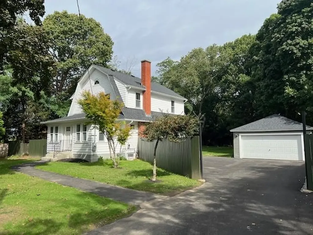 122 Carolyn Street Warwick RI 02886