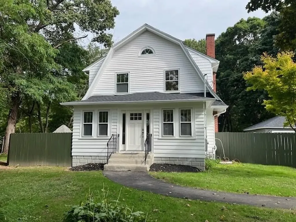 122 Carolyn Street Warwick RI 02886