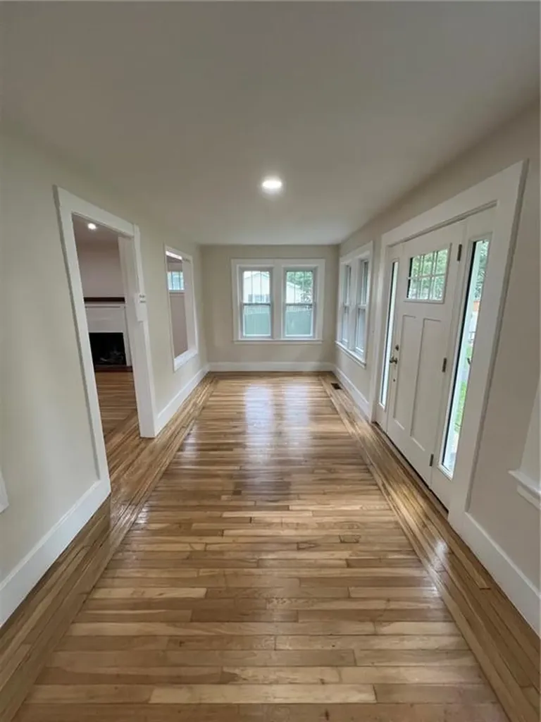 122 Carolyn Street Warwick RI 02886
