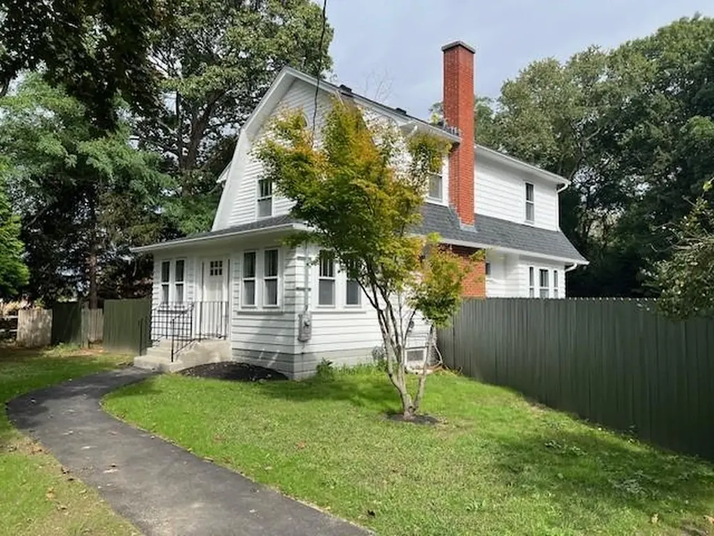 122 Carolyn Street Warwick RI 02886