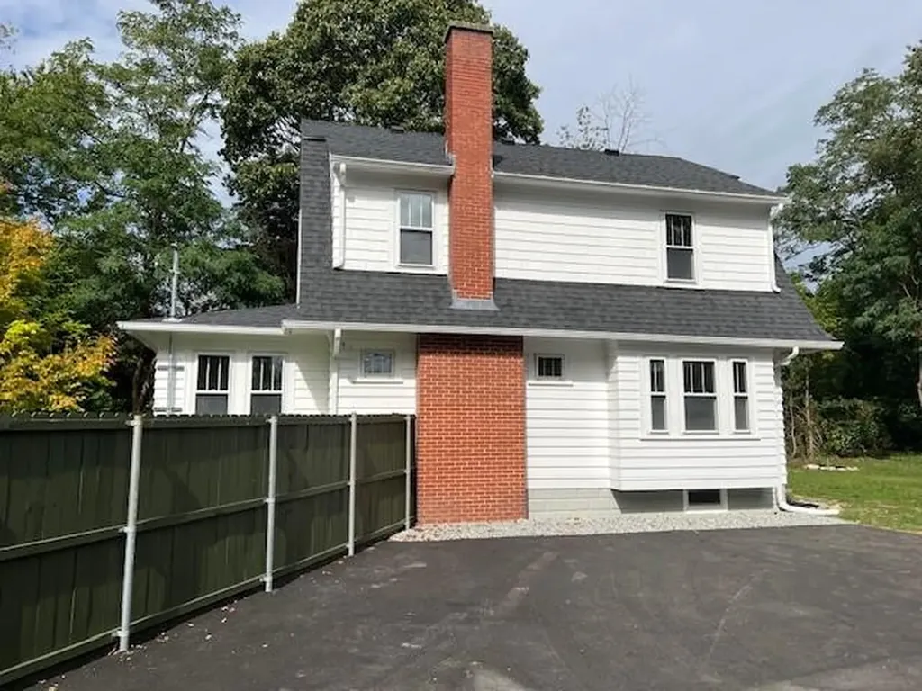 122 Carolyn Street Warwick RI 02886
