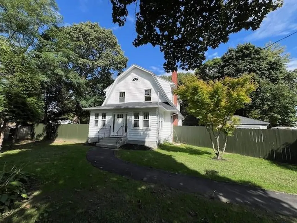 122 Carolyn Street Warwick RI 02886