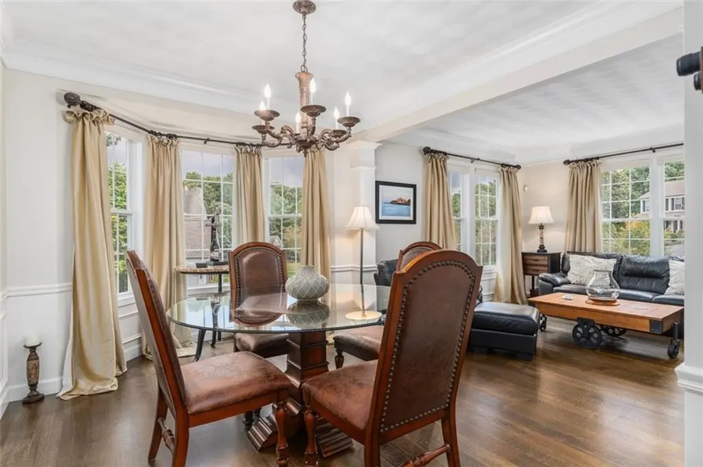 217 Castle Rocks Road Warwick RI 02886