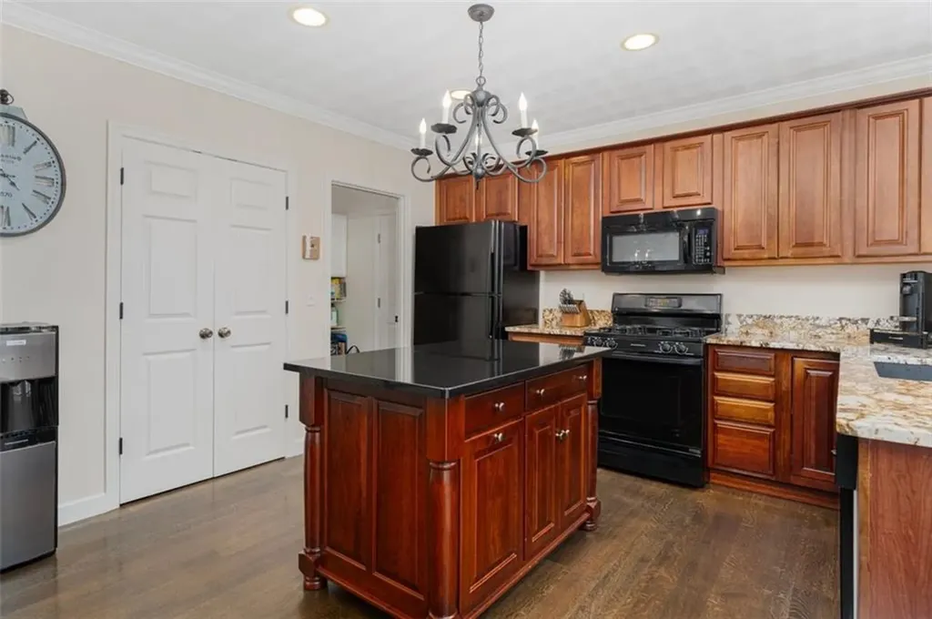 217 Castle Rocks Road Warwick RI 02886