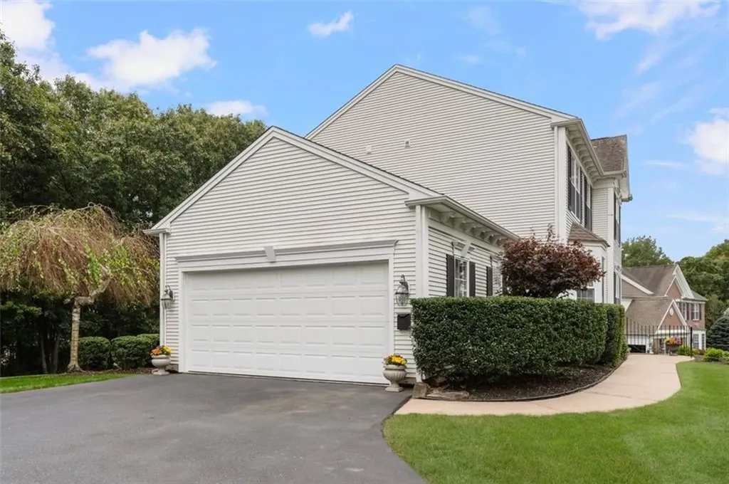 217 Castle Rocks Road Warwick RI 02886