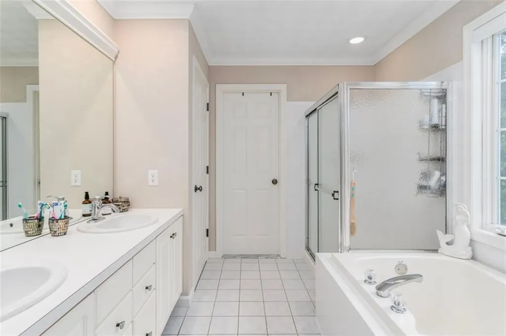 217 Castle Rocks Road Warwick RI 02886