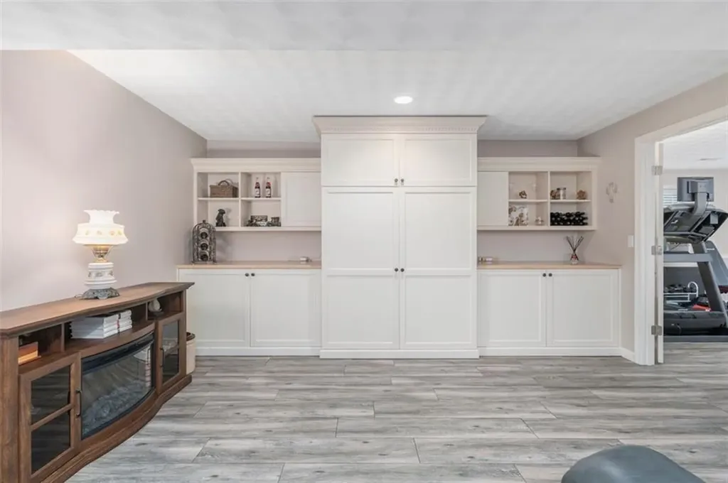 217 Castle Rocks Road Warwick RI 02886