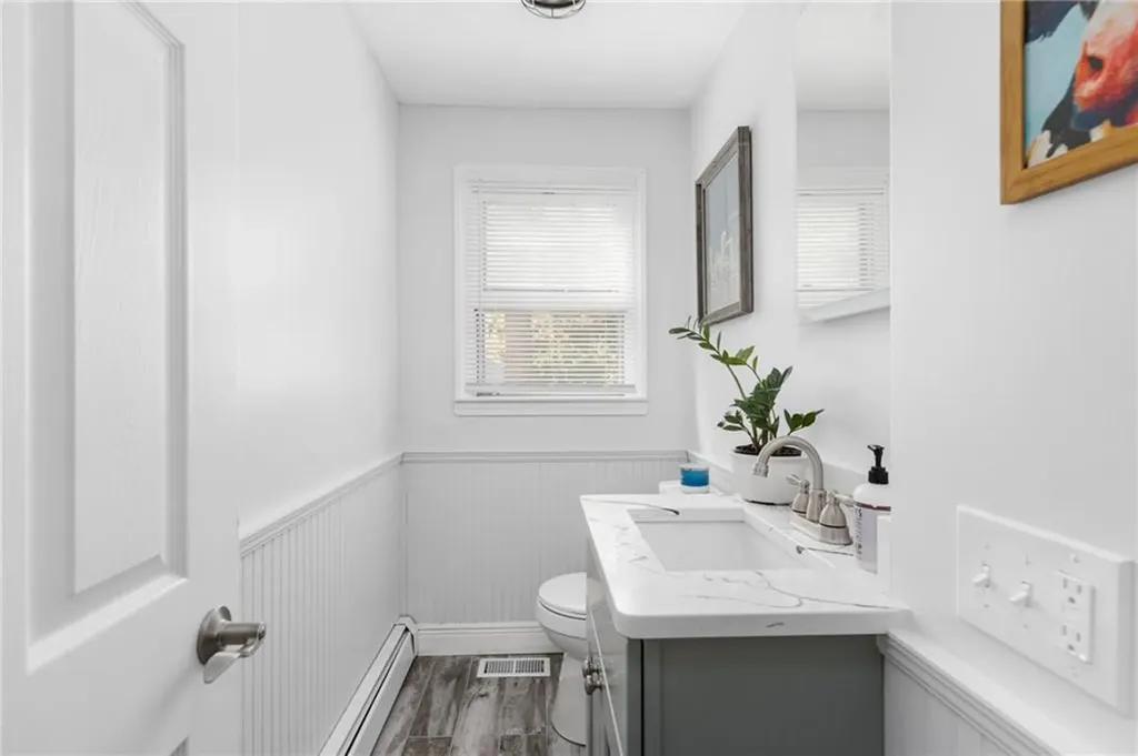 86 Rosegarden Street Warwick RI 02888