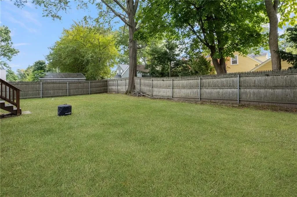 86 Rosegarden Street Warwick RI 02888