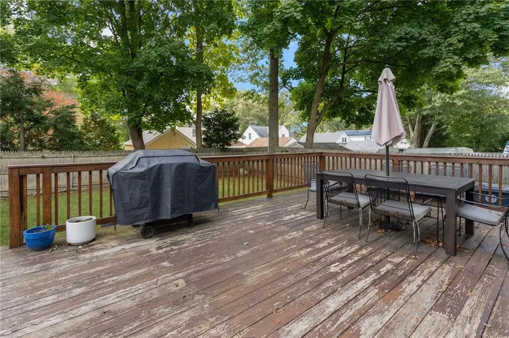 86 Rosegarden Street Warwick RI 02888