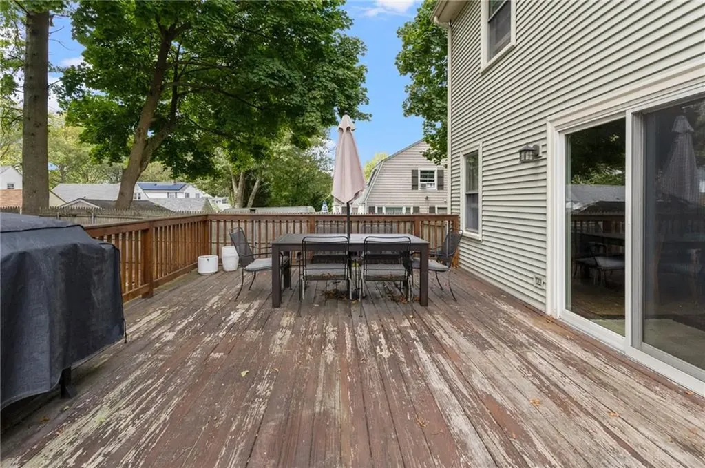 86 Rosegarden Street Warwick RI 02888