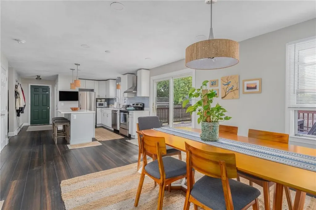 86 Rosegarden Street Warwick RI 02888