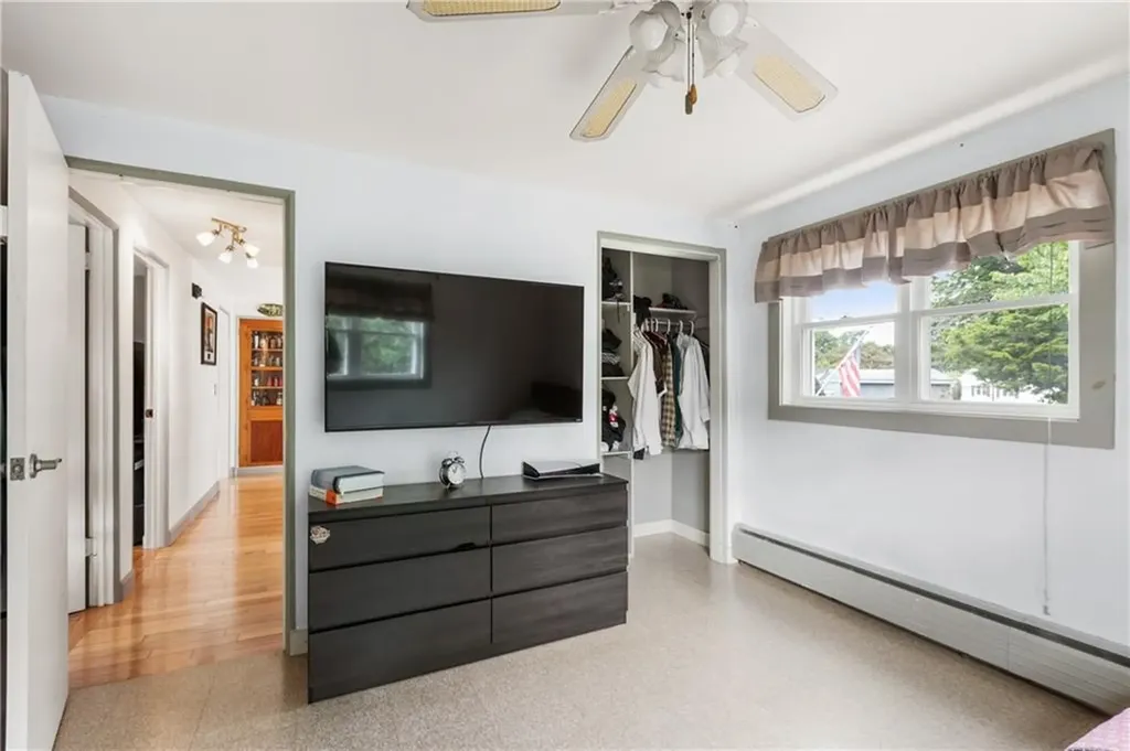 332 Vineyard Road Warwick RI 02889