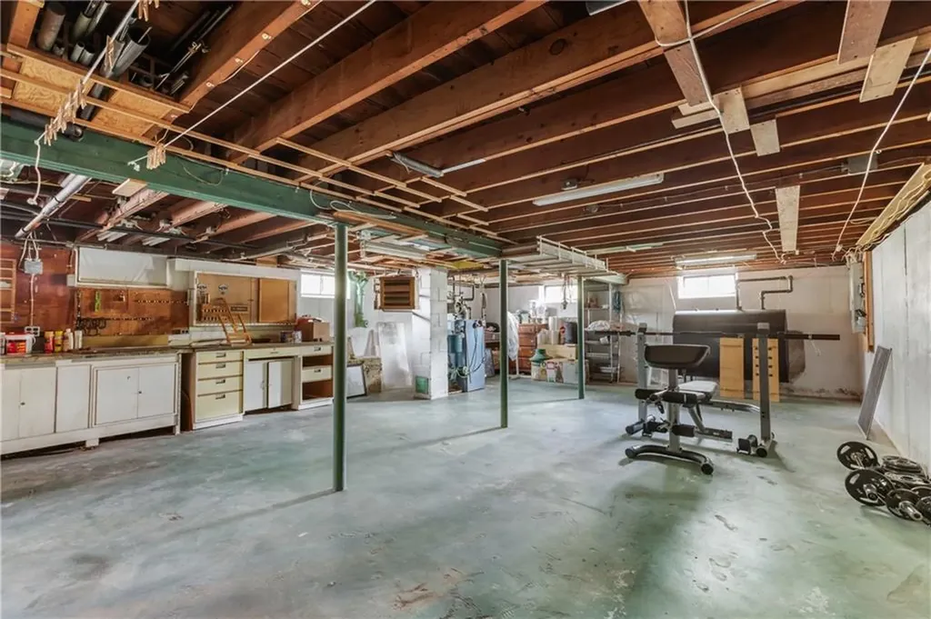 332 Vineyard Road Warwick RI 02889