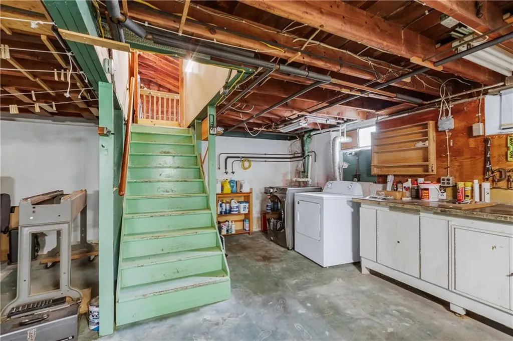 332 Vineyard Road Warwick RI 02889