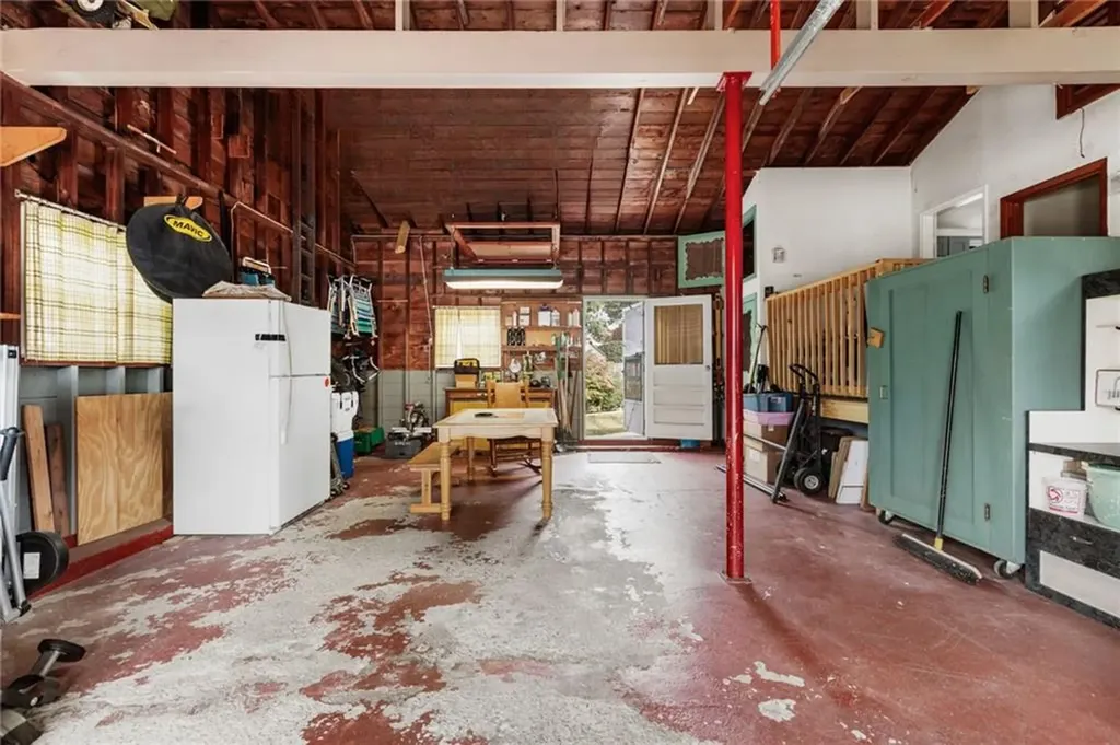 332 Vineyard Road Warwick RI 02889