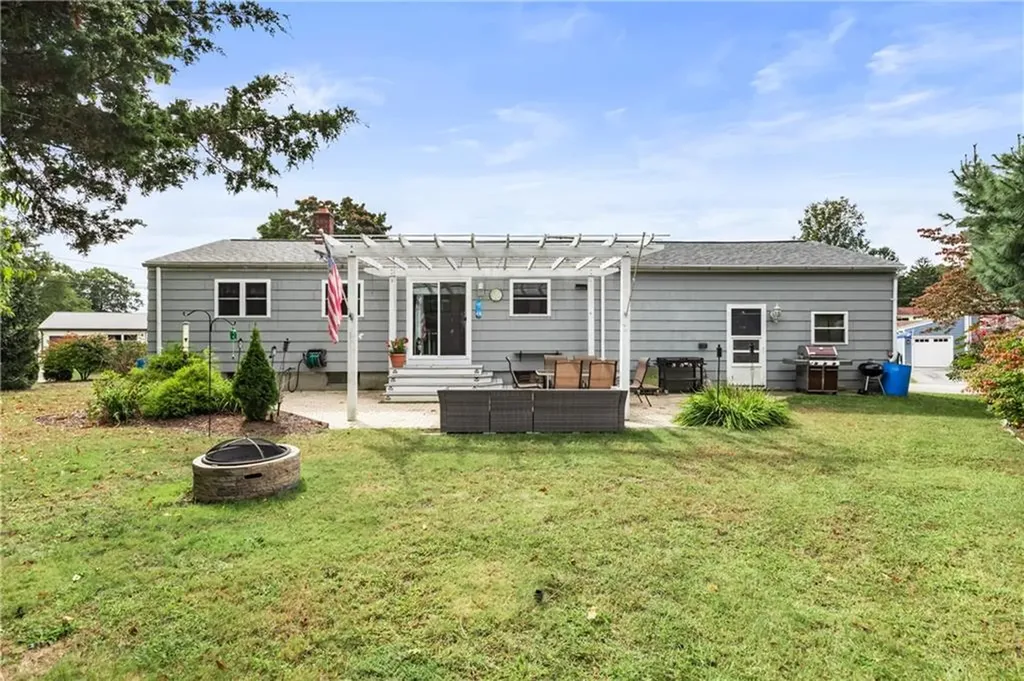 332 Vineyard Road Warwick RI 02889