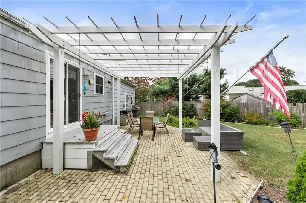 332 Vineyard Road Warwick RI 02889