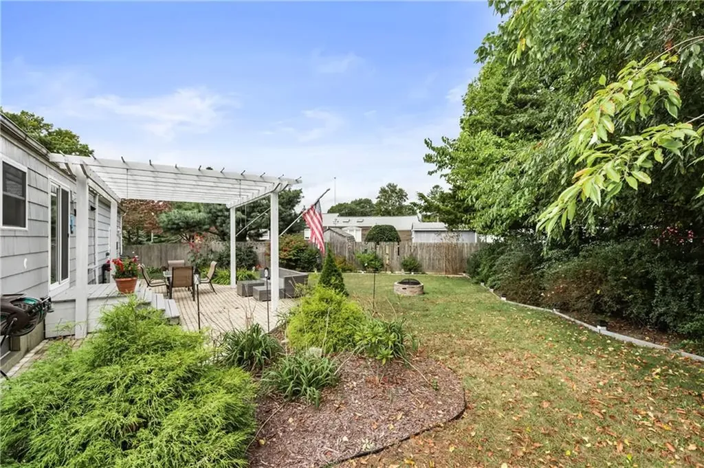 332 Vineyard Road Warwick RI 02889