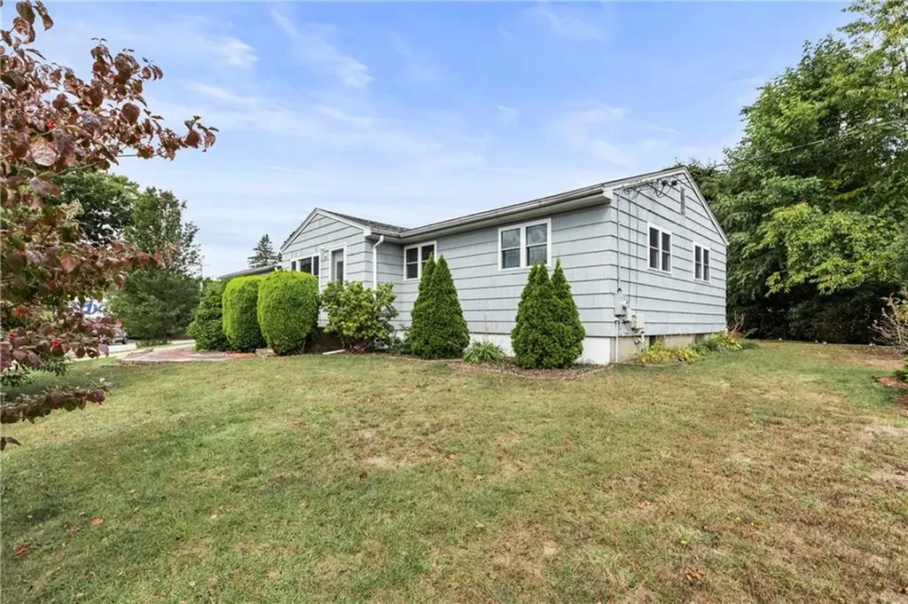332 Vineyard Road Warwick RI 02889