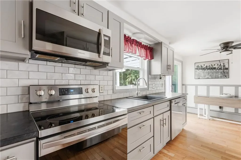332 Vineyard Road Warwick RI 02889