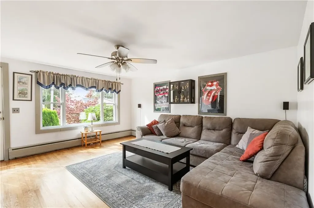 332 Vineyard Road Warwick RI 02889