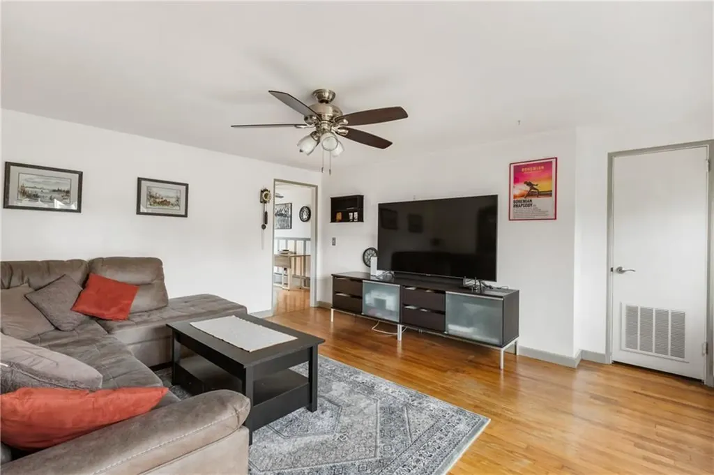 332 Vineyard Road Warwick RI 02889