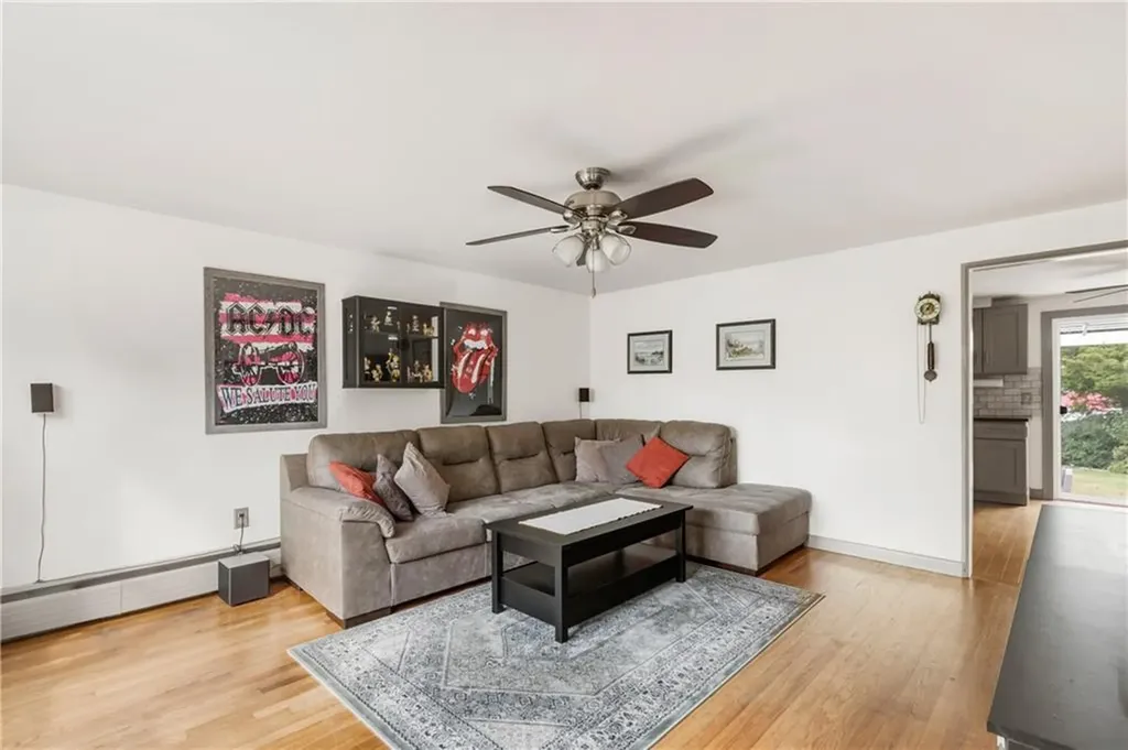 332 Vineyard Road Warwick RI 02889