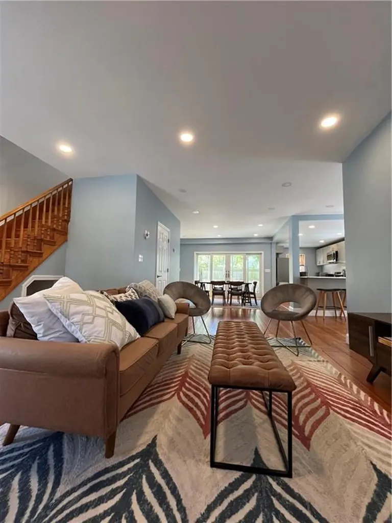 33 Young Street Newport RI 02840