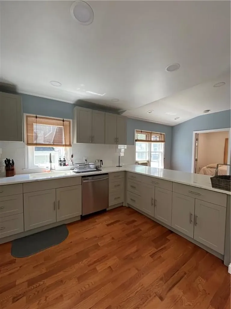 33 Young Street Newport RI 02840