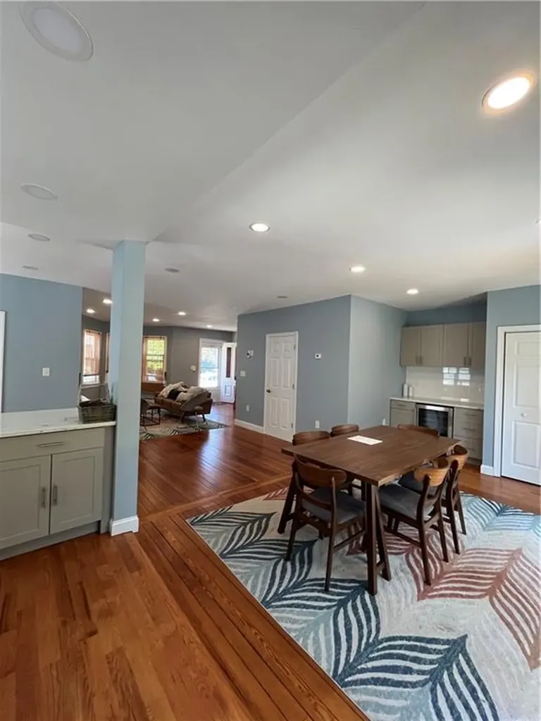 33 Young Street Newport RI 02840