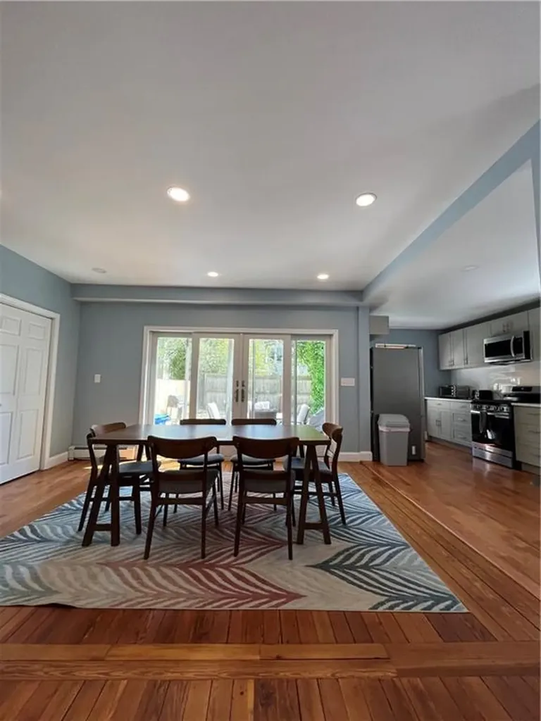 33 Young Street Newport RI 02840