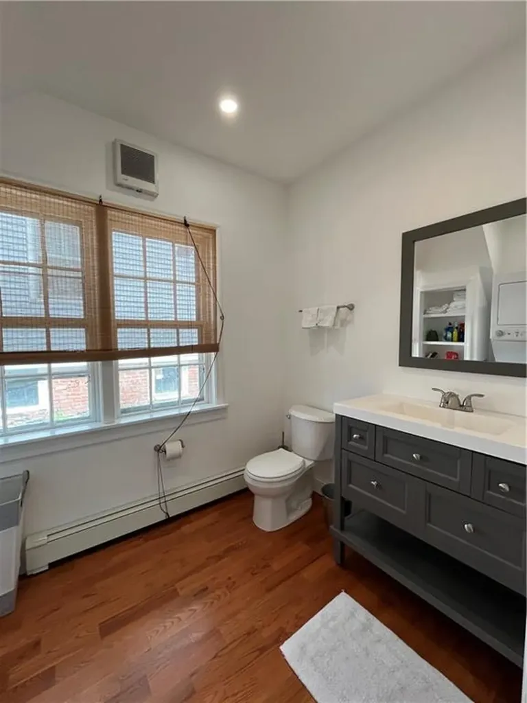 33 Young Street Newport RI 02840