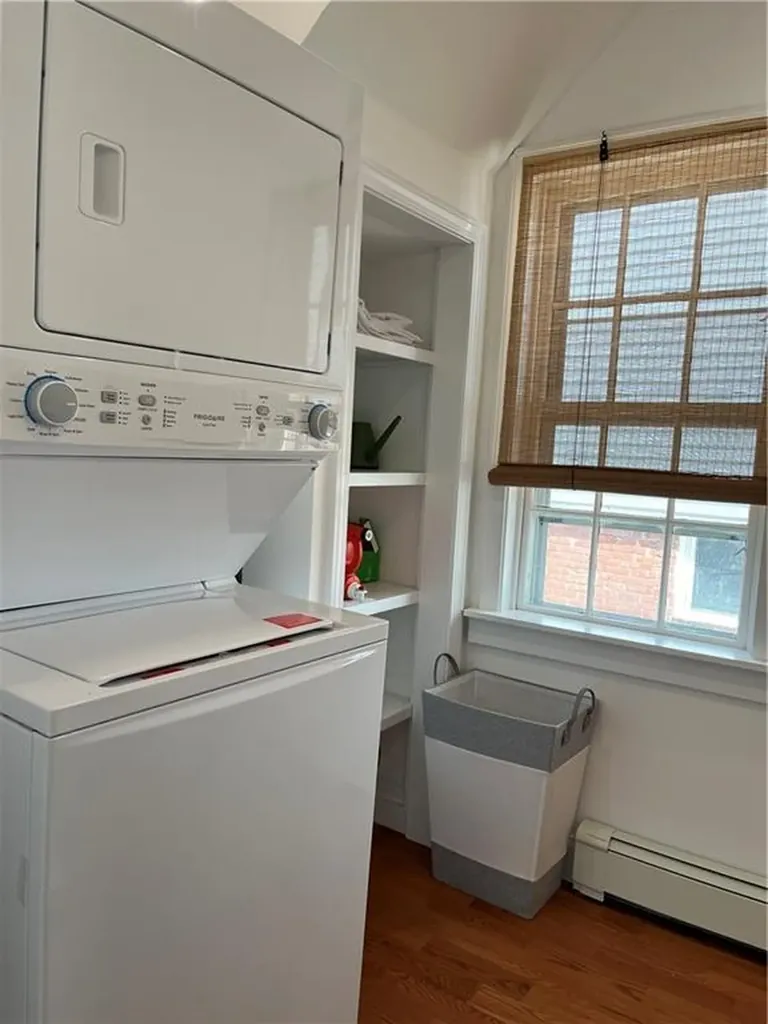 33 Young Street Newport RI 02840